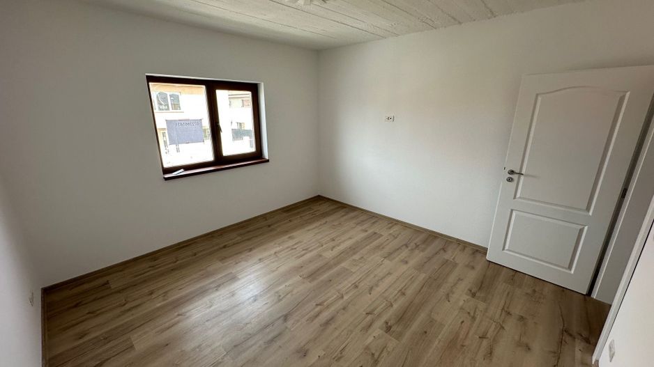 Duplex cu camera pe parter - Poză 28