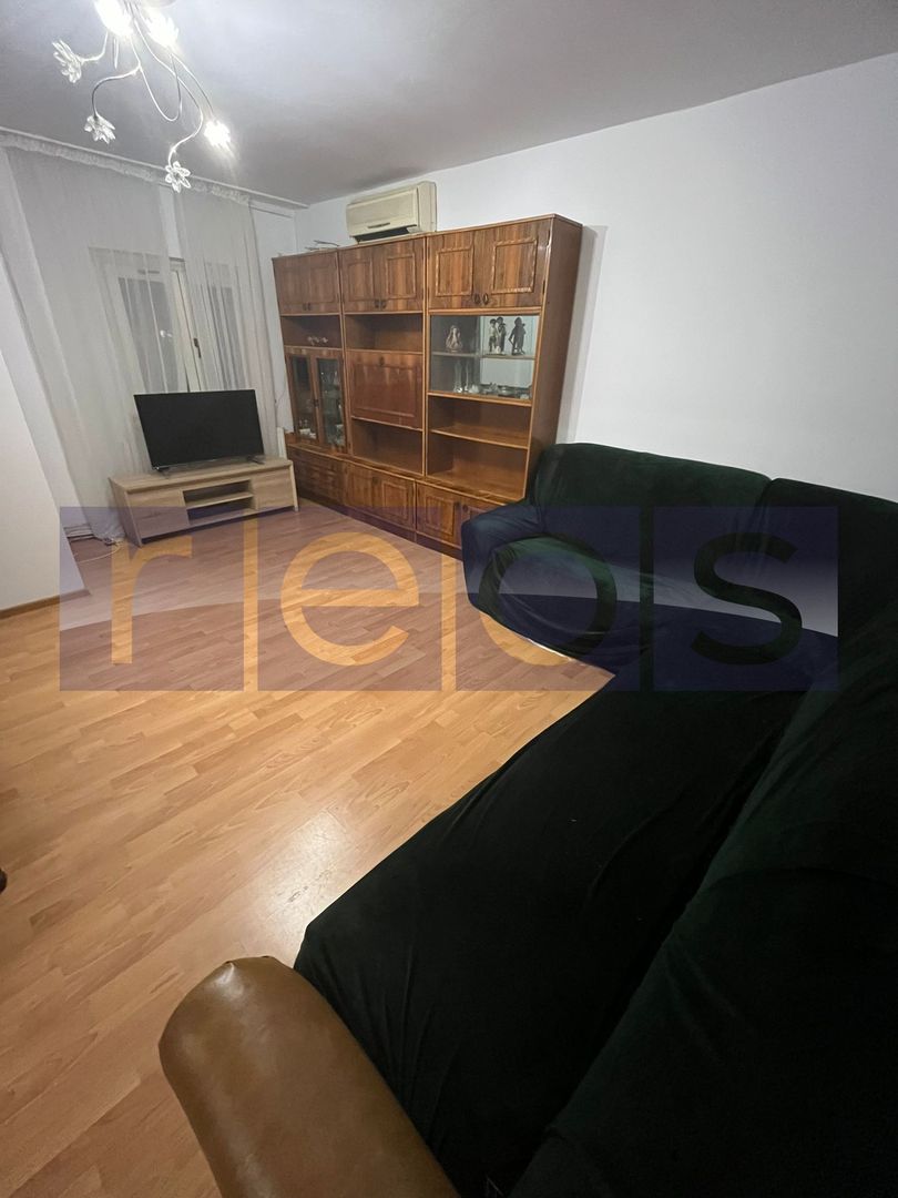 De vanzare apartament 3 camere Bd Dacia decomandat 2 bai 79 mp utili - Poză 2