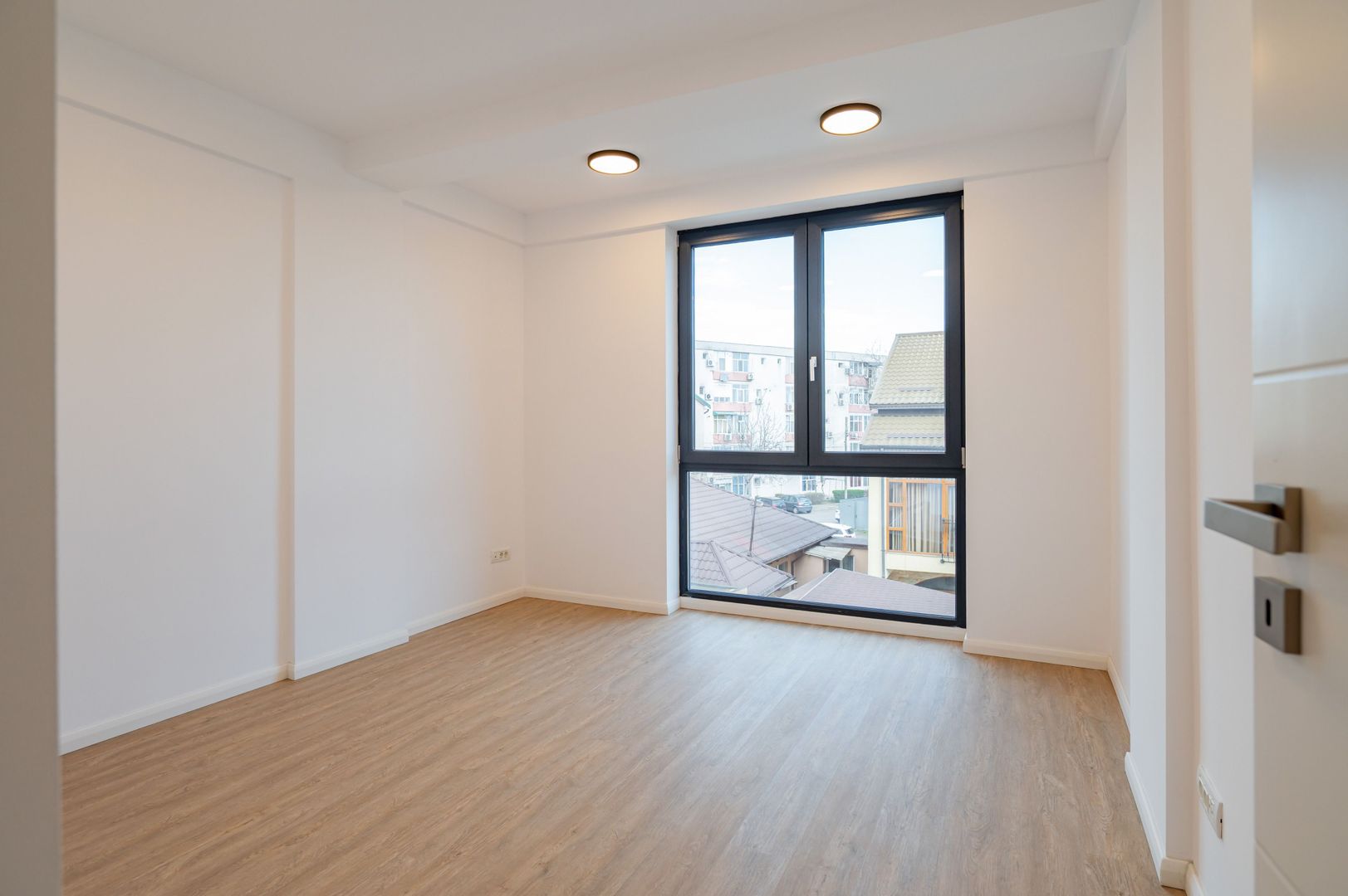 NOU! Spatii de birouri premium de inchiriat | Bdul 1 Mai | Parcare - Poză 11