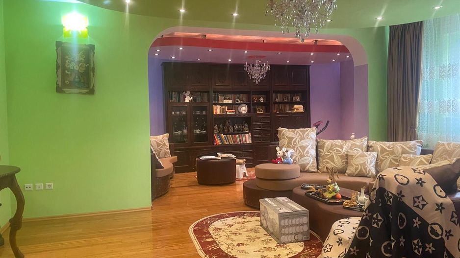 Oportunitate:clinica, birouri etc! Vanzare casa cu 4 camere-Targoviste - Poză 6