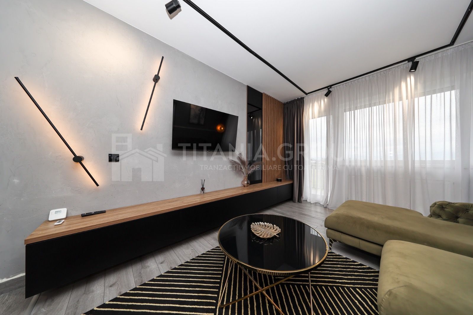 Apartament cu 3 camere, 2 bai, mobilat lux - zona Coresi - Poză 10