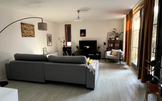 Locuinta spatioasa in triplex - Poză 30