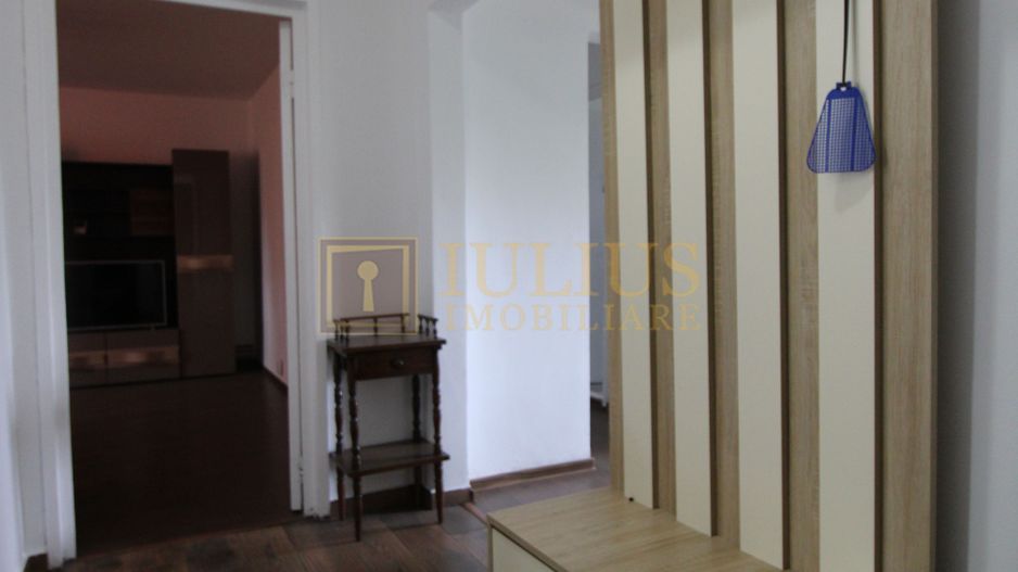 Zona Lipovei, 4 camere + 2 bai, centrala proprie - Poză 7