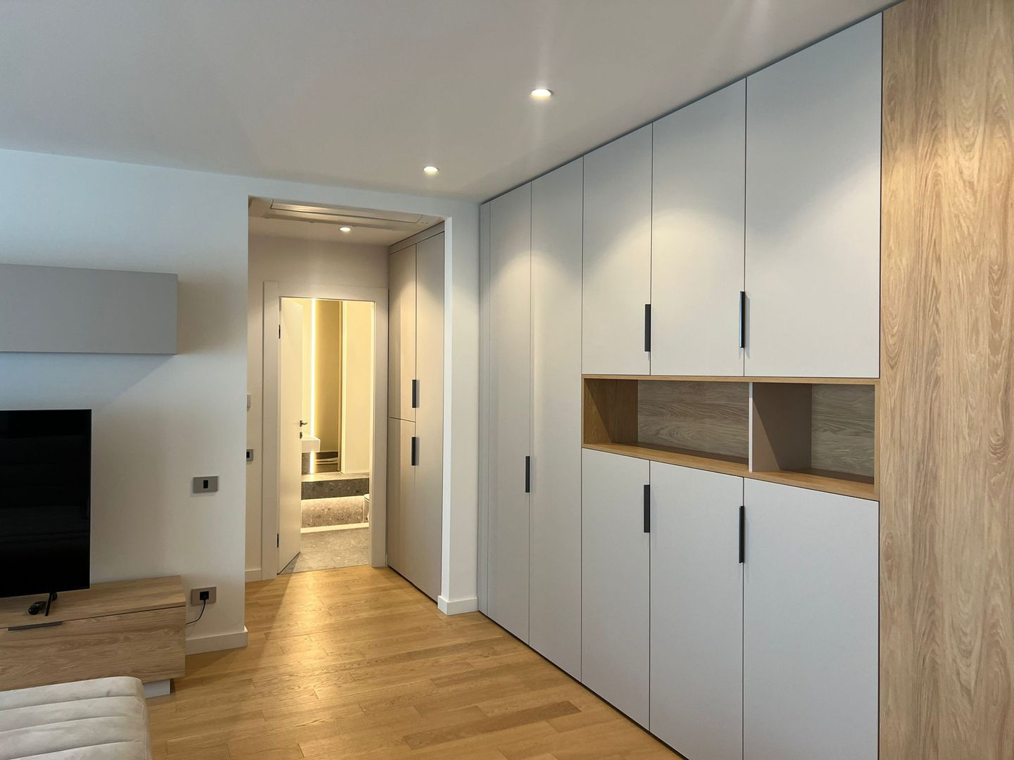 Apartament de inchiriat cu 2 camere Aviatiei Tower - Poză 6