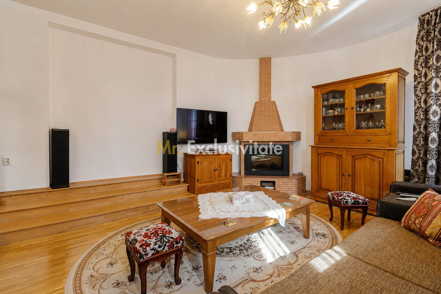 Vilă individuală cu 5 camere, piscină și curte generoasă | Mogoșoaia - Poză 4