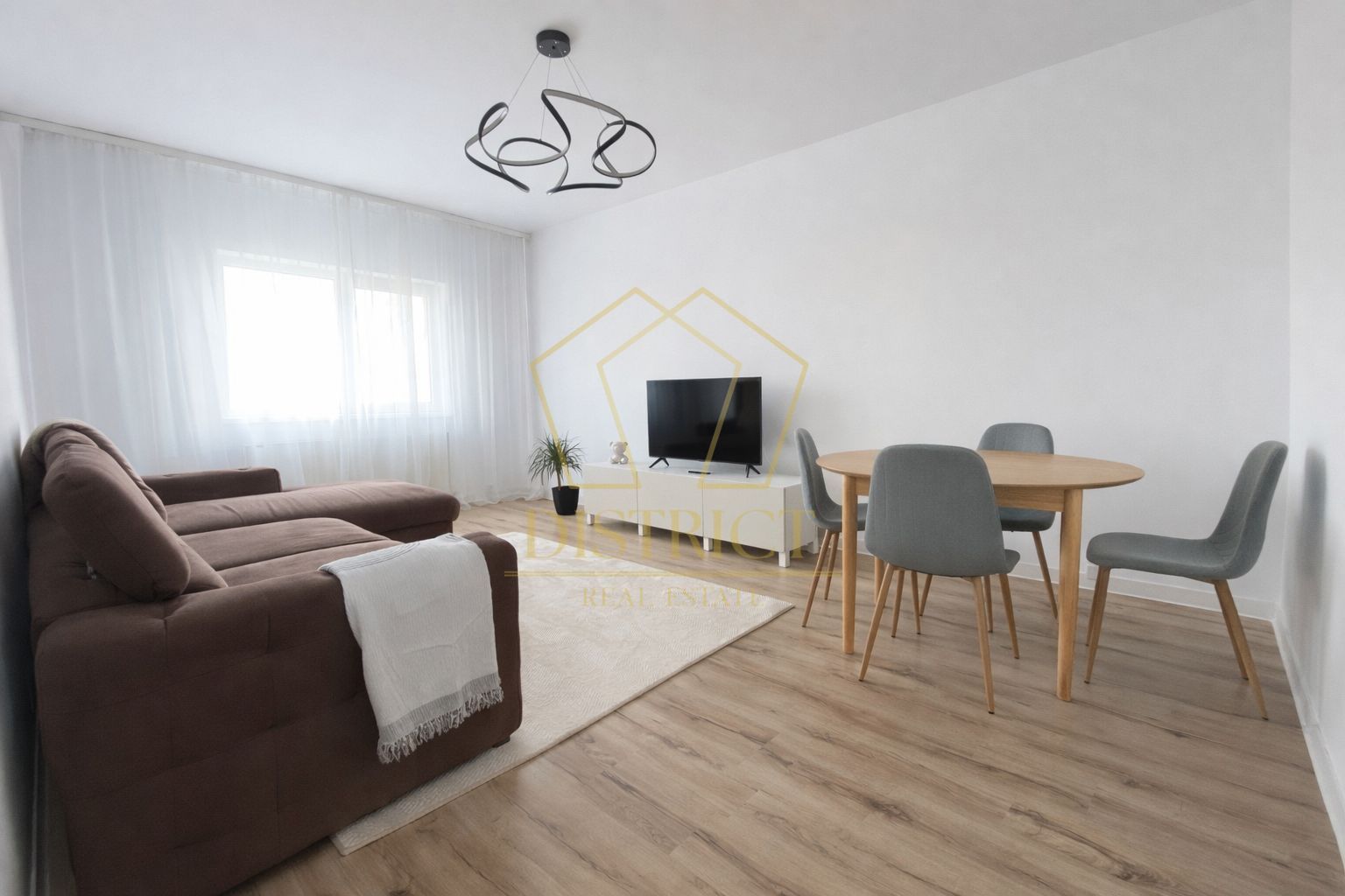 Apartament superb cu 3 camere | Soarelui - Poză 1