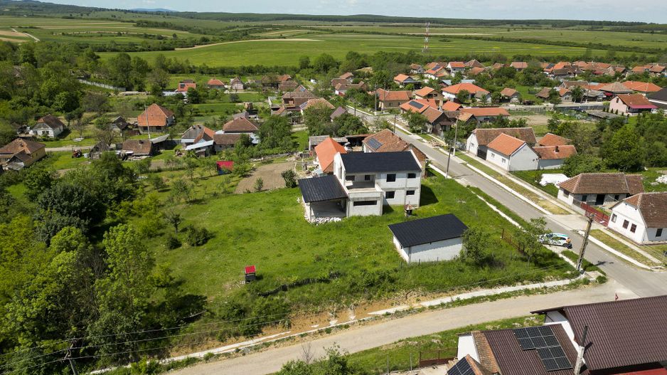 Casă la roșu din BCA de vânzare în Județul Arad - Poză 1