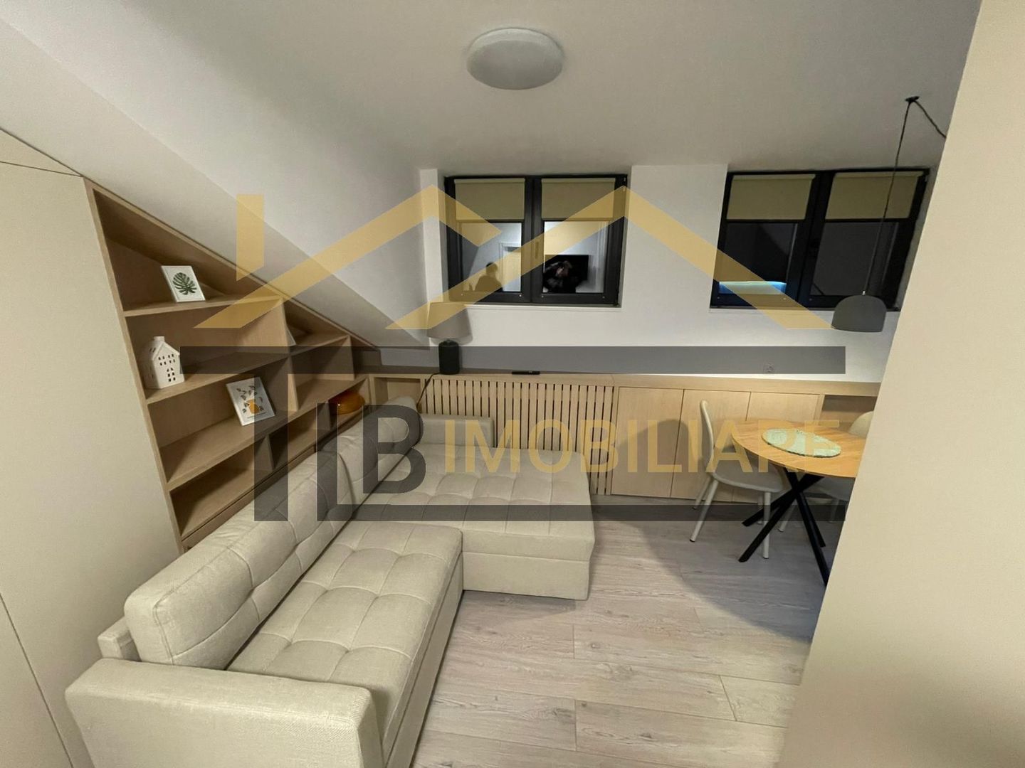 Apartament de 2 camere, 40mp, parcare, Zona Platou - Poză 1