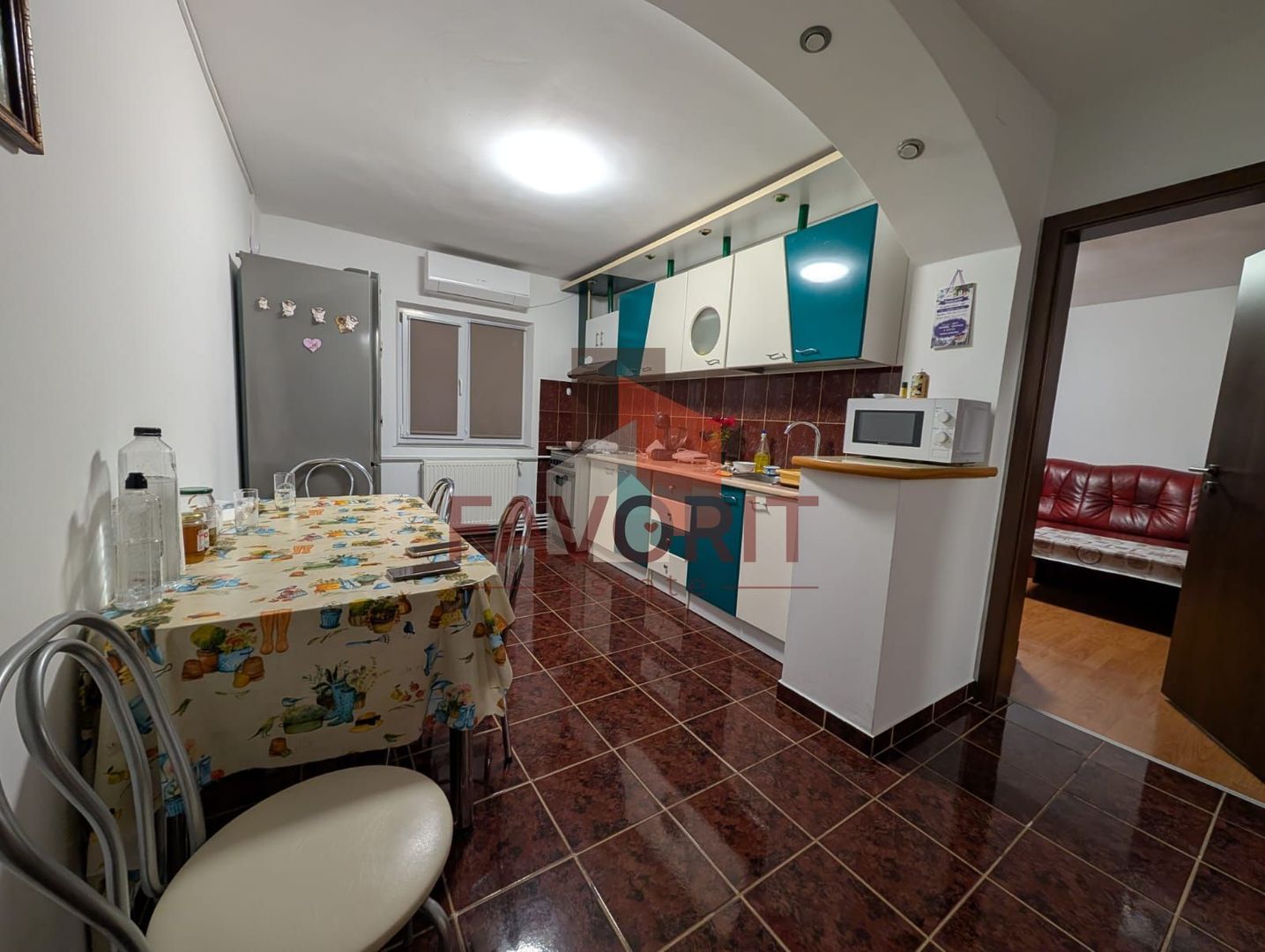 3 camere | 2 balcoane | renovat recent | zona excelenta | mobilat si utilat | - Poză 4