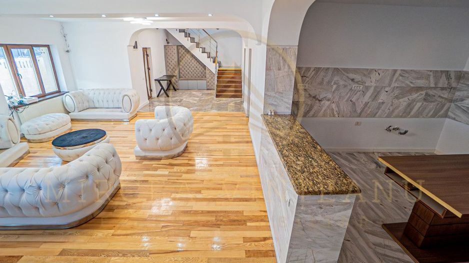 Lazu - Vila de vânzare compusă din P+1E+M. - Poză 4