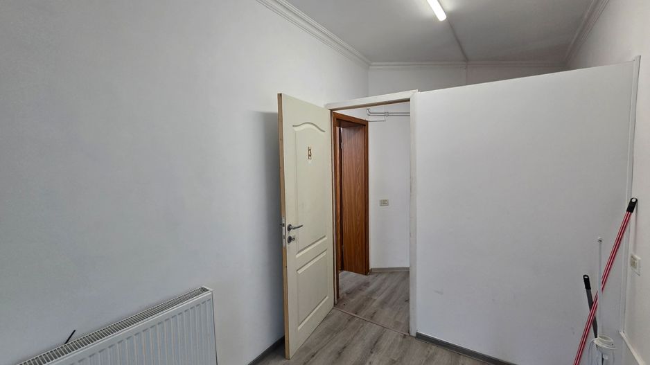 Etaj vila cu 5 camere, Dumbravita, Ideal pentru activitati comerciale - Poză 6