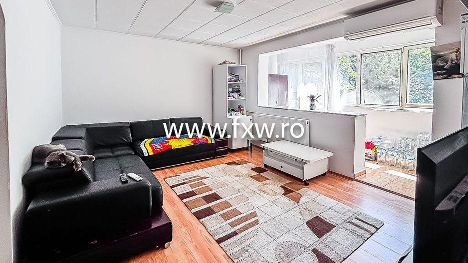Apartament 3 camere semidecomandat, mobilat și utilat modern - Poză 1