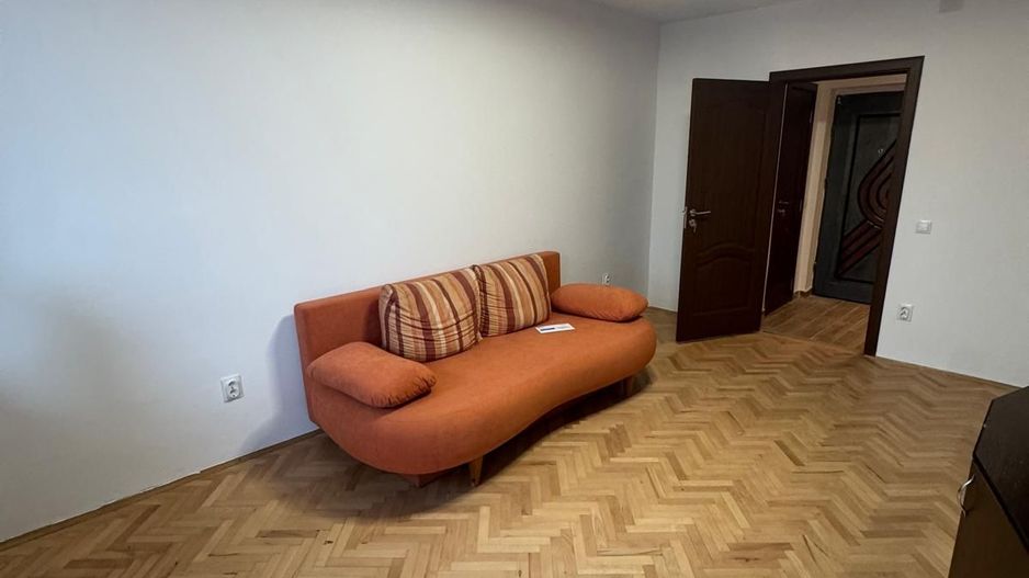 De vânzare apartament în zona Aleea Săvinești - Poză 2
