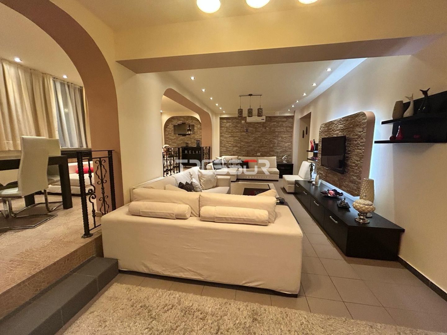 Apartament modern cu 2 camere, 94 mp utili, în bloc nou.Mobilat  si utilat - Poză 5