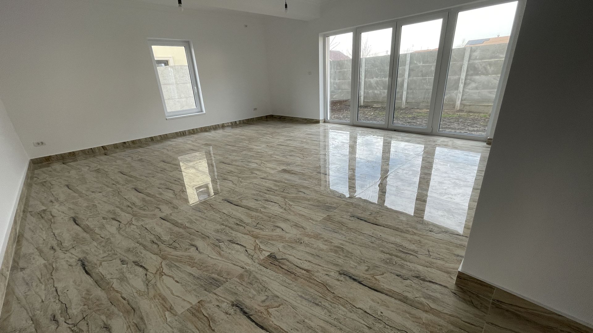 Casa de familie in zona rezidentiala - Poză 18