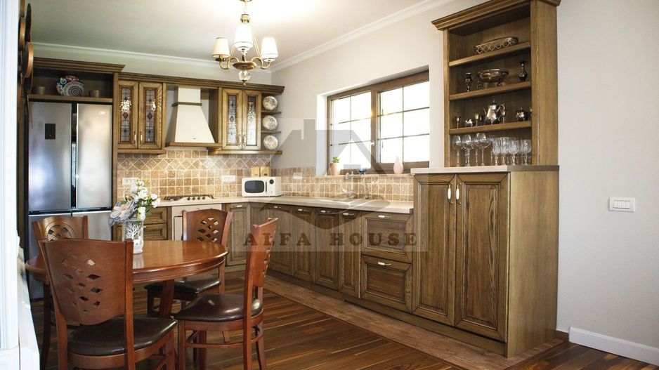 Casa deosebita cu 4 camere, 228 mp, Brașov - Cartierul Stupini - Poză 12