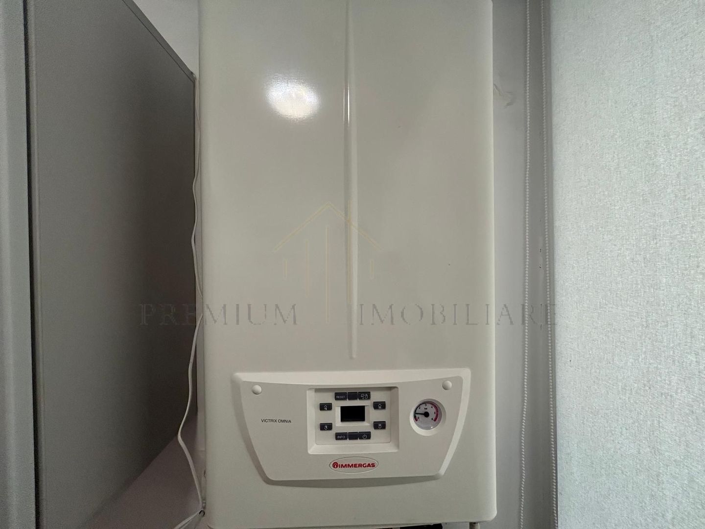 Apartament 2 camere decomandat, complet renovat, etaj 3/4,zona de sus - Poză 11