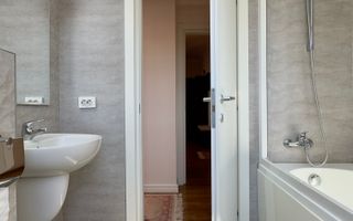 Apartament 3 camere, bloc nou, centrala proprie, parcare subterana inclusa. - Poză 17