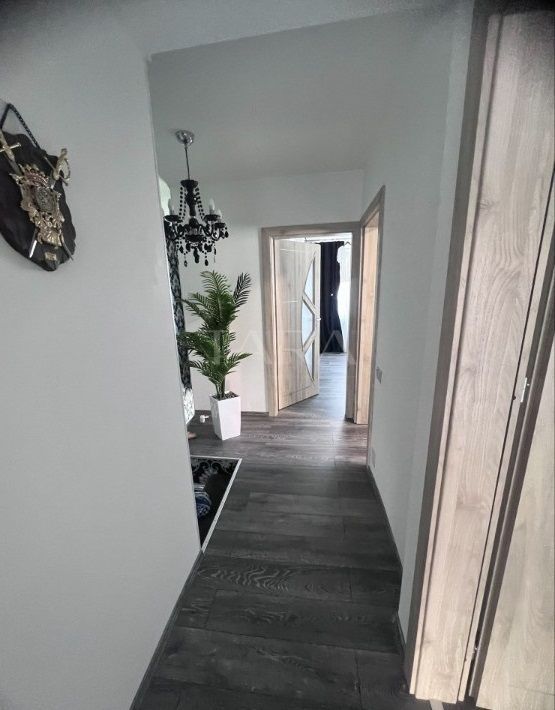 Casă / Vilă cu 4 camere de vanzare in Floresti, zona Eroilor - Poză 5