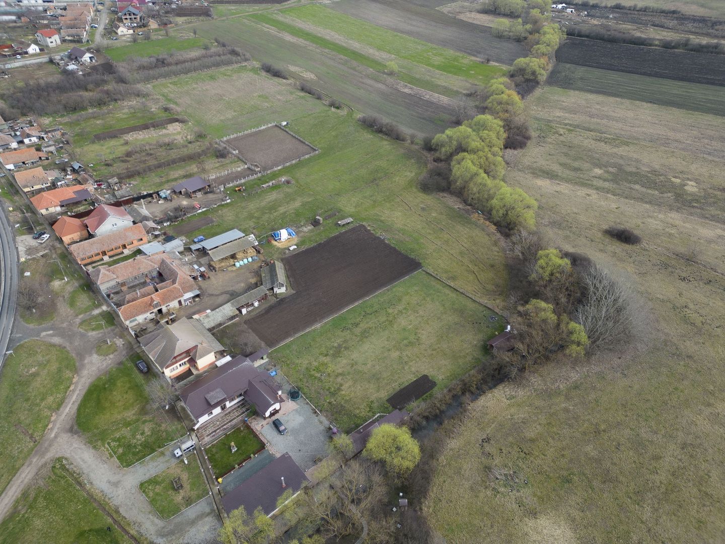 Proprietate imobiliară cu potențial extraordinar! - Poză 49