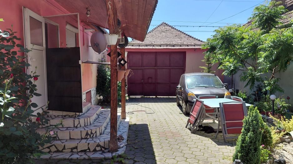 Casa de vanzare 4 camere si teren de 1100m2 Sura Mare, Sibiu - Poză 1