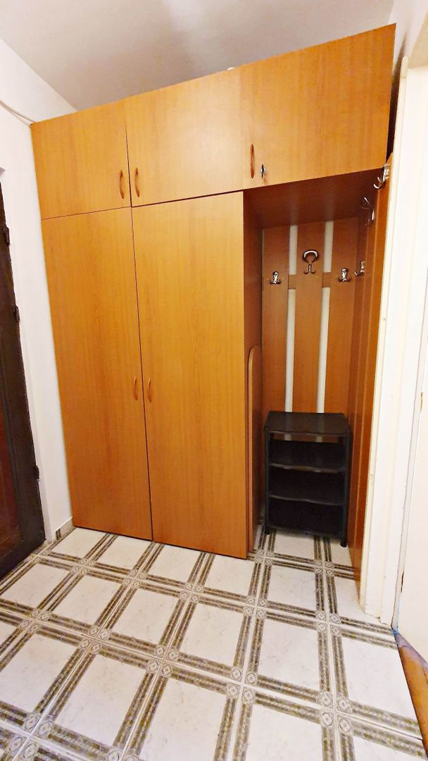 Calea Bucuresti, garsoniera cf I etaj 4/9 libera,semimobilata - Poză 7