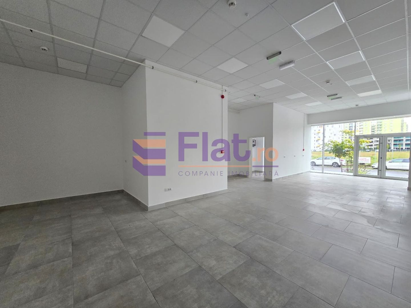 Spațiu comercial în zonă cu vad – Tractorul Coresi - Poză 12