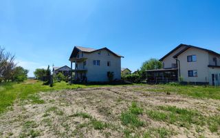 Casă spațioasă cu terase panoramice și curte mare - Poză 7