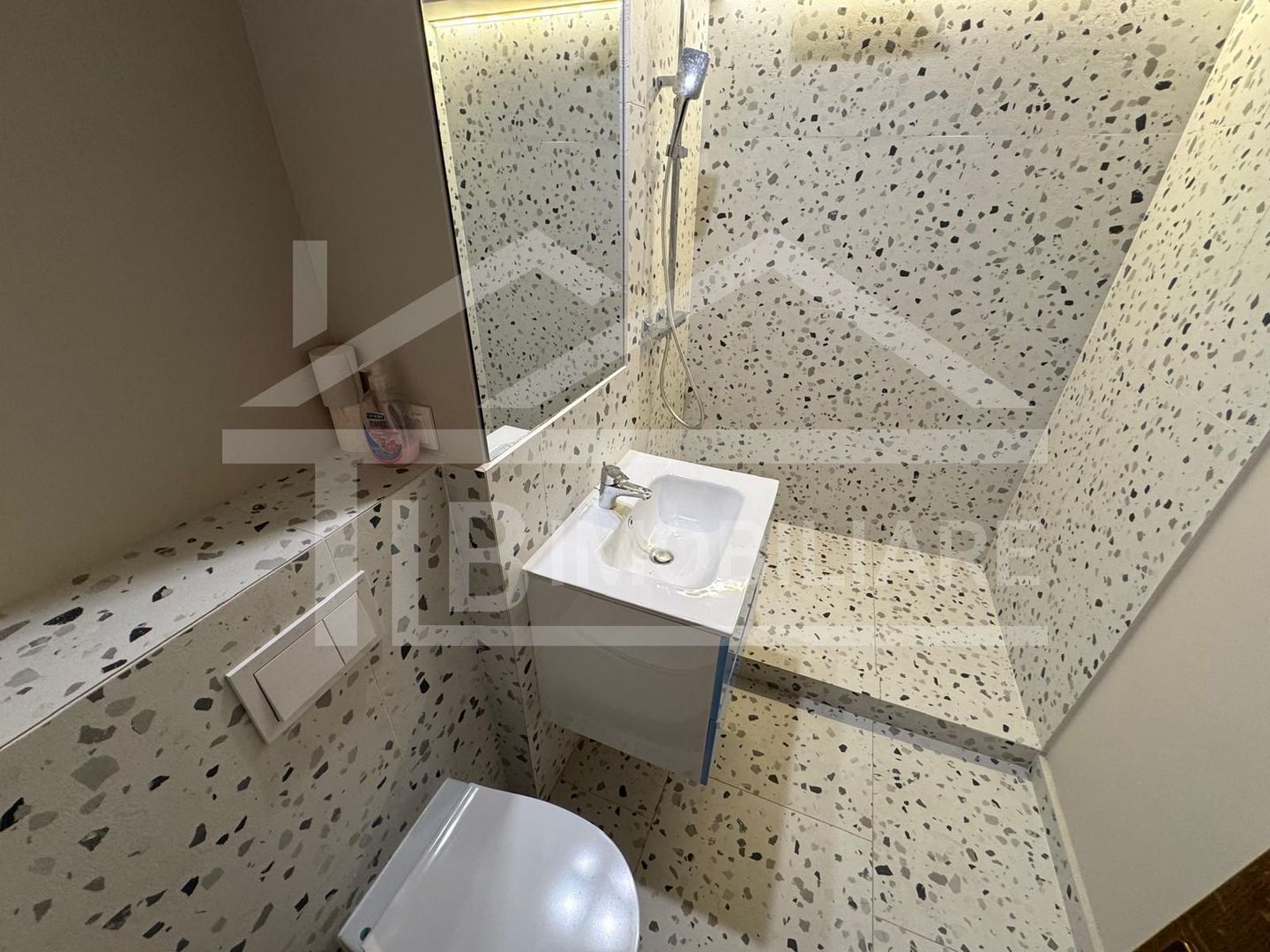 Apartament cu 3 camere, 85 mp, Zona Central - Poză 9