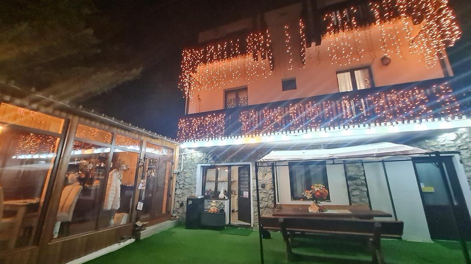 Poveste de iarna, in inima statiunii Poiana Brasov, Romania - Poză 36