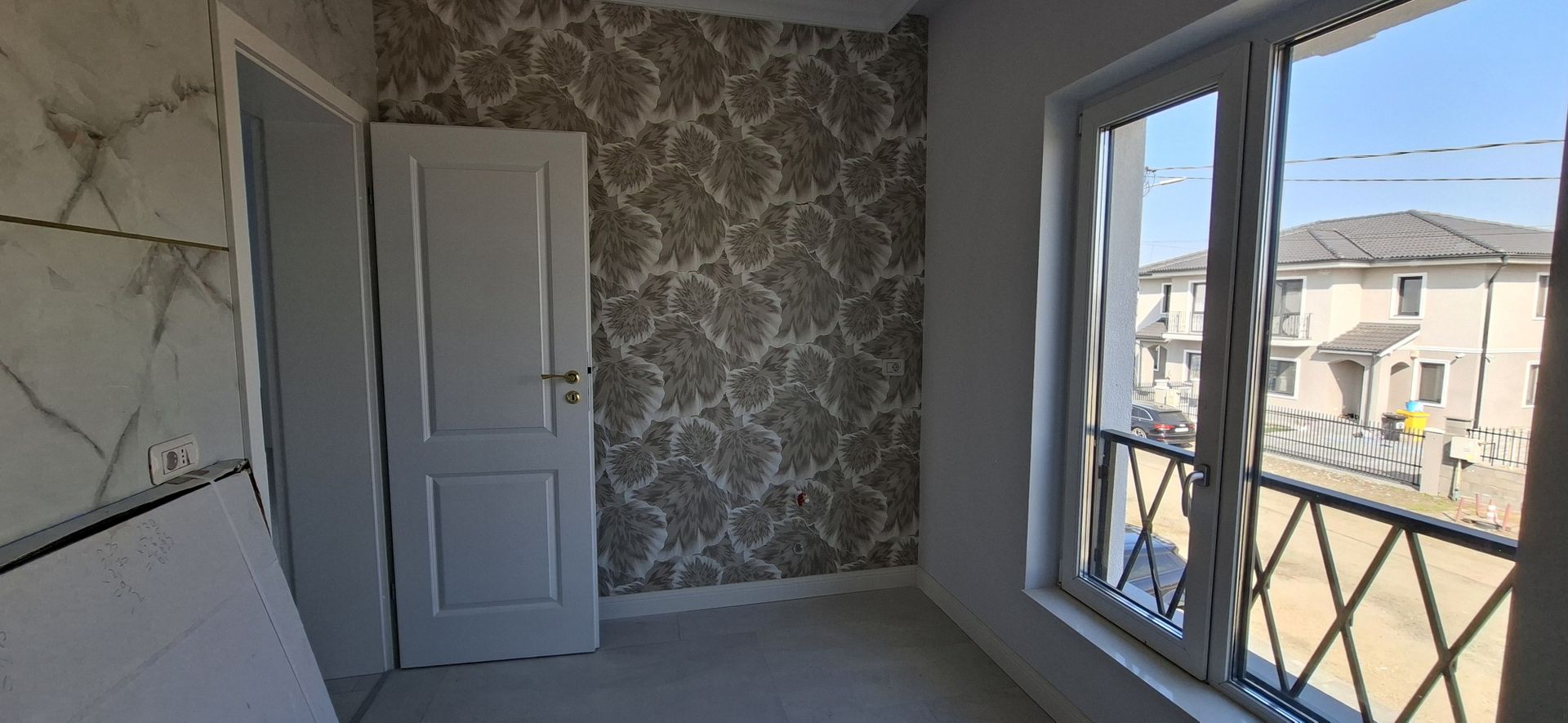 Duplex spatios cu garaj si pereti dublii - Poză 19