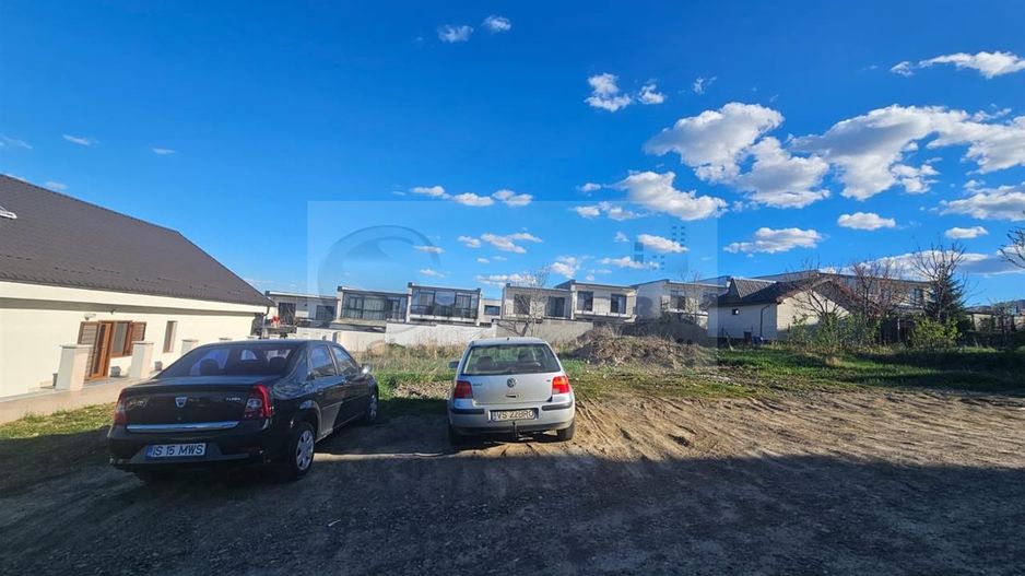 Teren 800mp - str Soarelui - ESQ Village - Poză 1