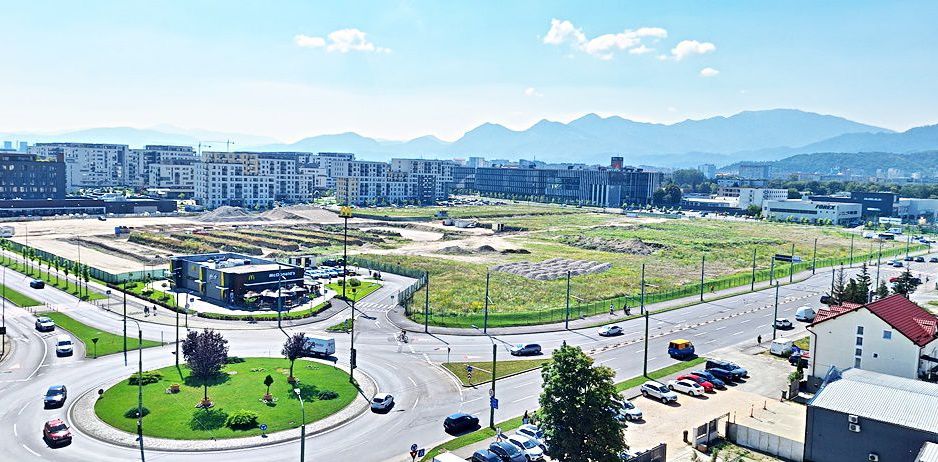 Penthouse cu terasa si jacuzzi in zona Coresi 2000 euro/luna - Poză 29