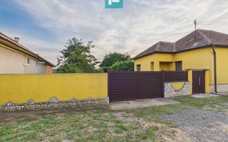 Casă cu 4 camere și teren de 5538 mp în Macea - Poză 12