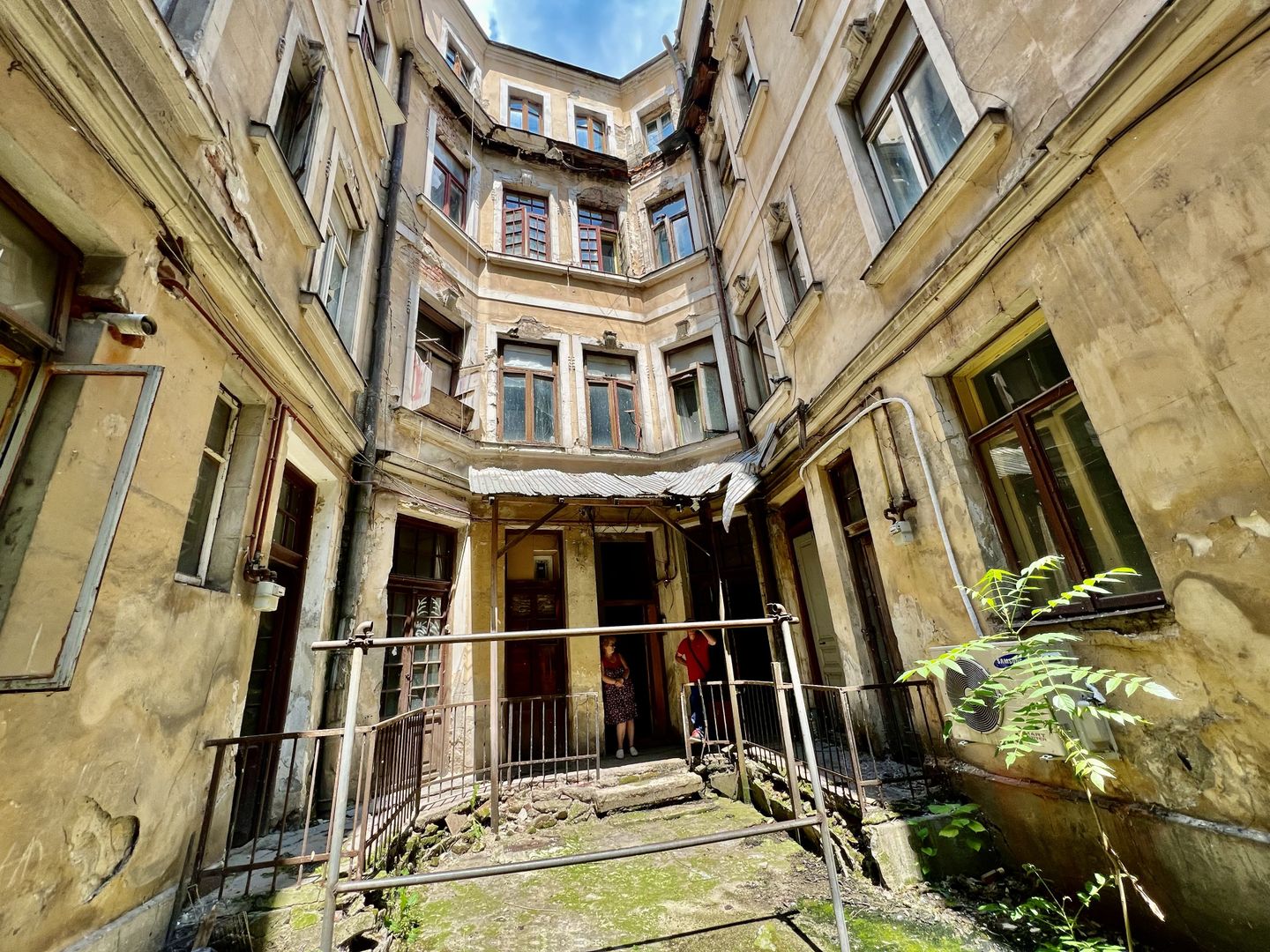 Imobil 2185 mp Centrul Istoric Piata Unirii 500 mp teren vitrina 19 m - Poză 2