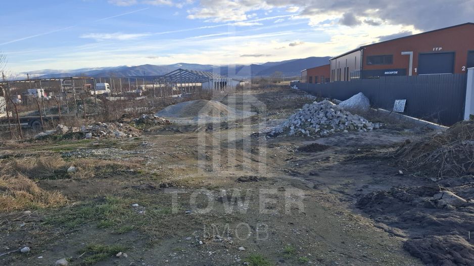 Teren intravilan la intrare in Cristian, pentru constructii industriale - Poză 5
