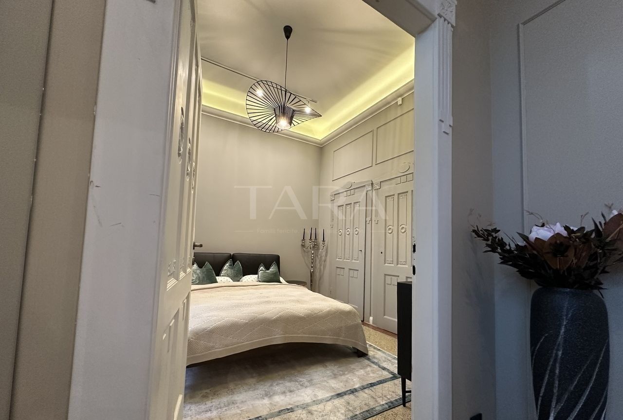 Eleganță, lumină și liniște – 3 camere în inima Clujului - Poză 10