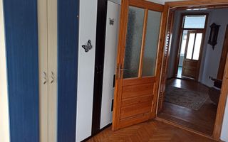 Apartament la casa 3 camere 82 mp- etajul 2- 2 balcoane -Valea Ghinzii - Poză 2