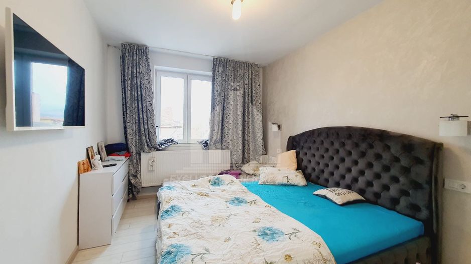 Apartament cu 4 camere de vanzare, Cetate - Poză 6