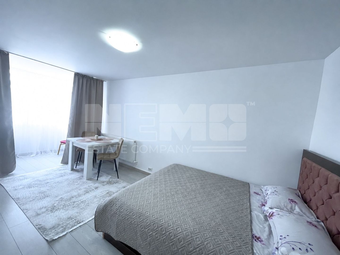 Garsonieră de Închiriat | Renovată Complet | Etaj 3 | Radauti - Poză 1