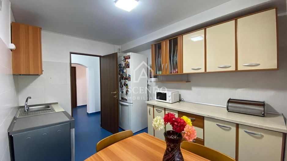 Apartament 4 camere | Etaj 1 | Bulevard principal | Alexandria - Poză 2