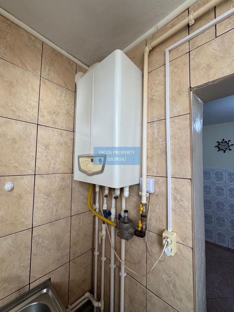 De Vânzare - Apartament 3 Camere, Strada Decebal - Poză 14