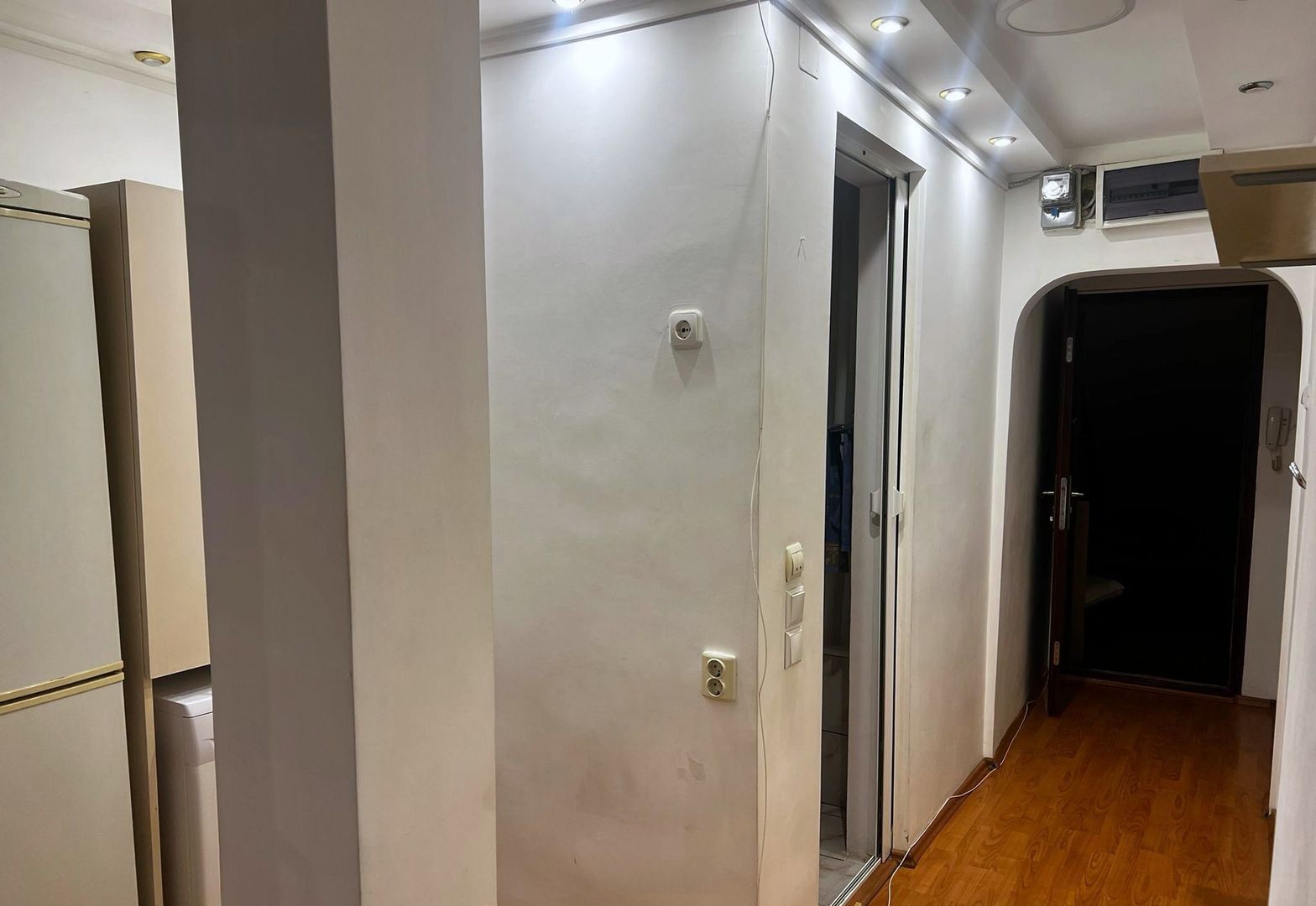 2 camere, 41,5 mp, balcon, lift, mobilat, Titan, metrou la câteva minute - Poză 4