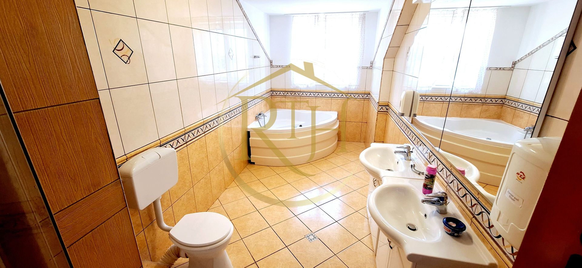 Oferim spre inchiriere, Apartament spatios, 4 camere, pentru locuit sau Firme - Poză 17