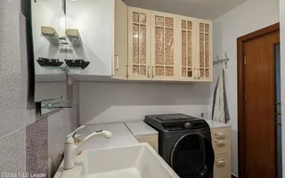 Parc Bazilescu - Str. Nuvelei 95, Casa P+M, 173 mp utili, teren 288 mp - Poză 14