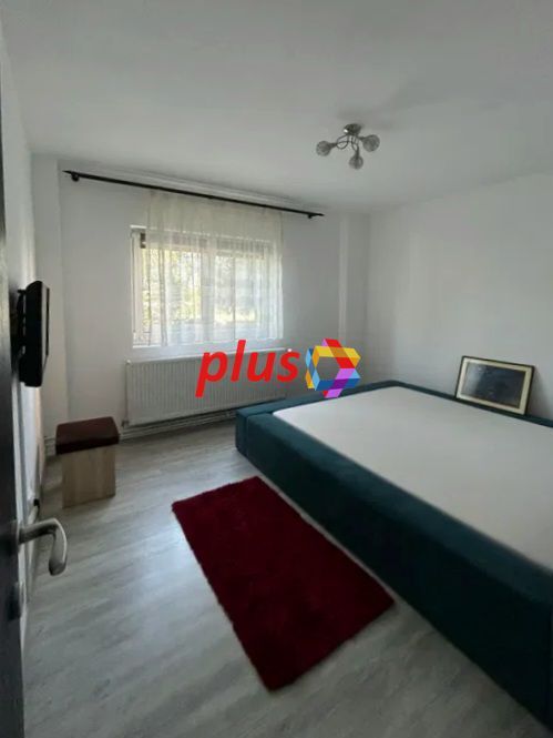 Apartament cu patru camere, zona Florilor/Craiter , 80 mp - Poză 3