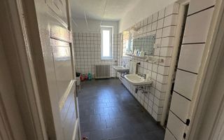 CASA DE INCHIRIAT I CISNADIE I SPATIU EDUCATIONAL - Poză 36