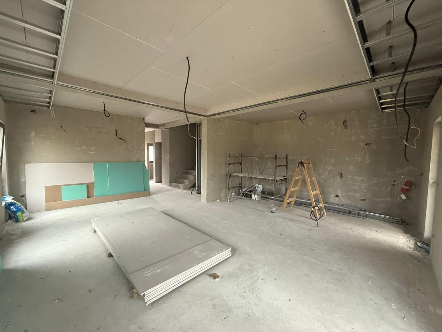 Duplex 4 dormitoare - zona linistita - Dumbravita - Poză 1