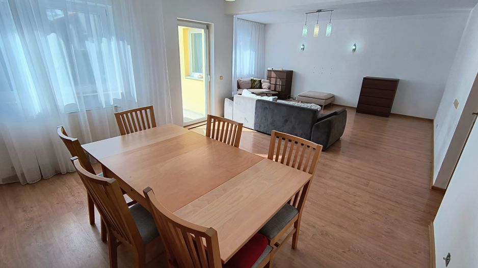 Vila Complex The CLASS,- rond OMV Pipera- curte - garaj - Poză 6