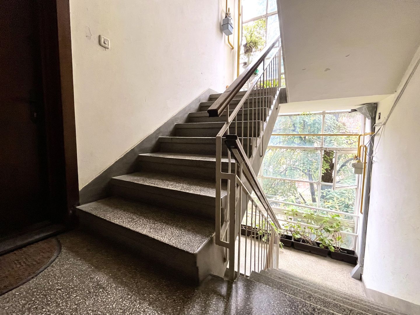 Apartament 2 camere, primitor si luminos,  2 minute de Piața Victoriei - Poză 25